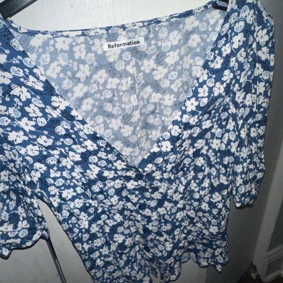 Reformation Raquel Blouse - Blue Floral - Size 6 - Picture 7 of 9